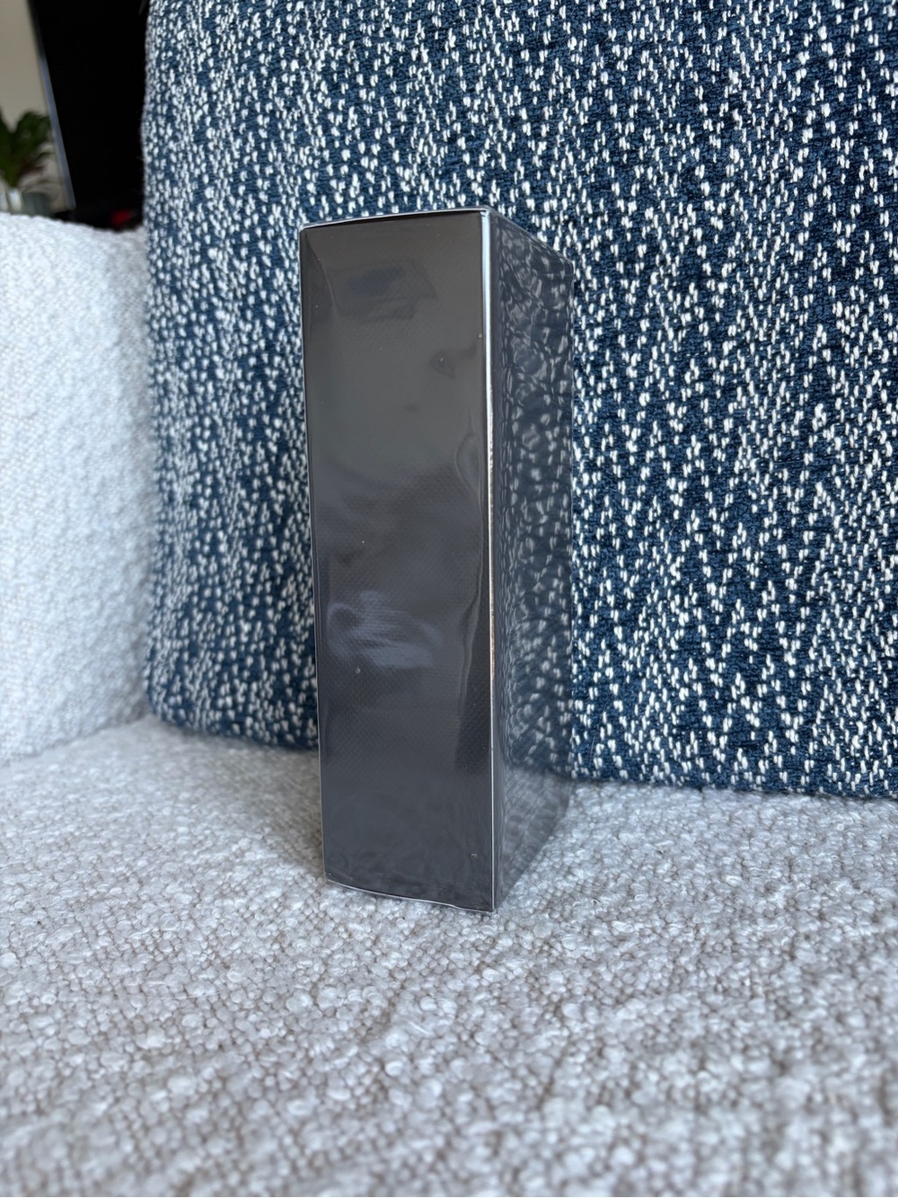 Tom Ford Oud Wood Hand & Body Wash - Picture 3 of 7